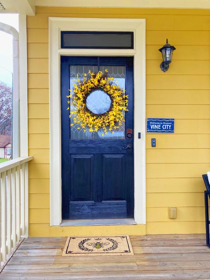 Vine Bee Hive Holiday home